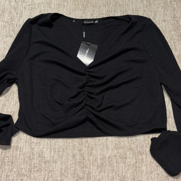 NWT Pretty Little Things 20 Light weight sweater Black cropped ruched Spring - Picture 1 of 5